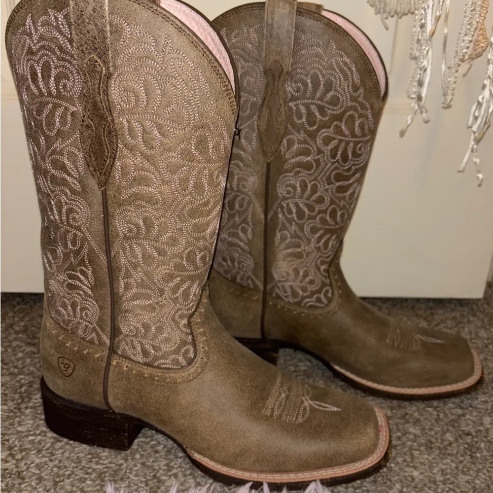 Ariat Women's Brown Bomber Western Boots with Light Pink Stitching
